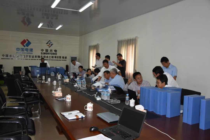 檢查內(nèi)業(yè)資料.jpg