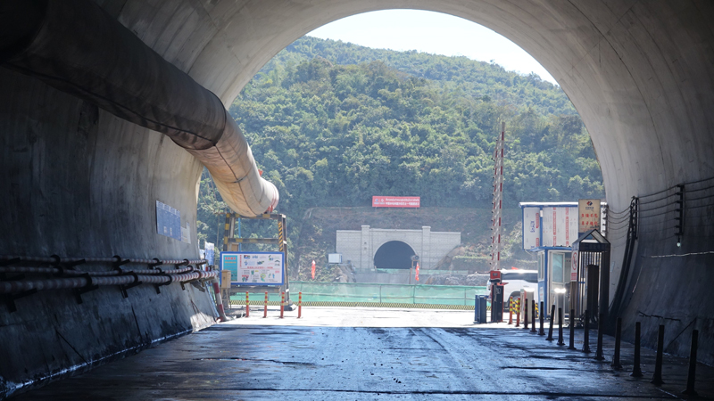 沙嫩山二號隧道.jpg