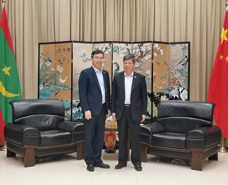 1.觀福總與大使合影.jpg