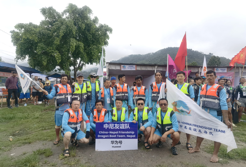 中尼友誼隊(duì)合影（后排左三）電建選手康康.jpg